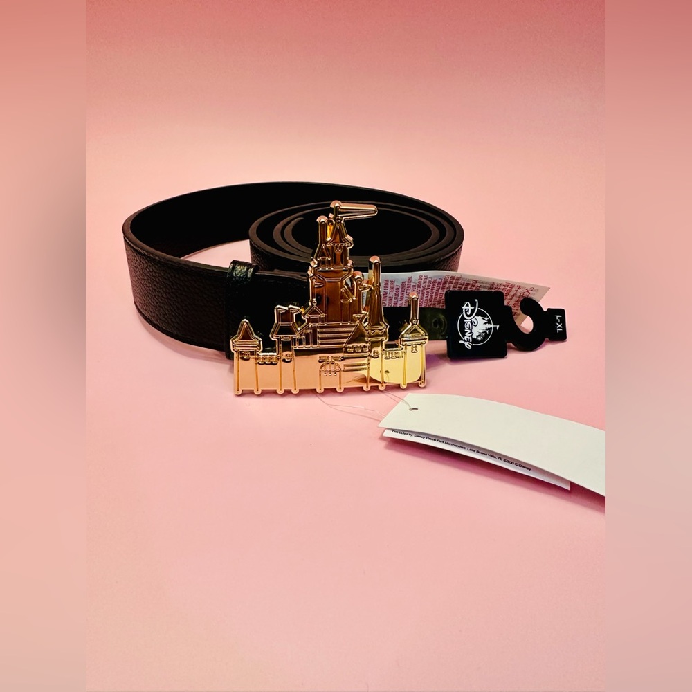 L-Xl Disney Black Belt with Gold Castle Emblem